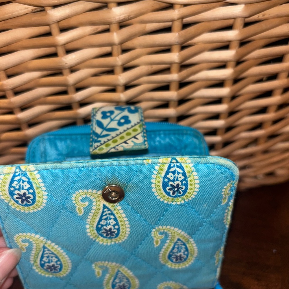 ★ Vera Bradley Blue Paisley Quilted Wallet Wristlet Organizer - Picture 9 of 10